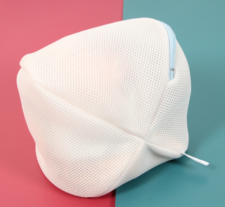 White Delicate Durable Polyester Wash Bags with Zipper for Laundry Blouse Hosiery Stocking Underwear Bra and Lingerie